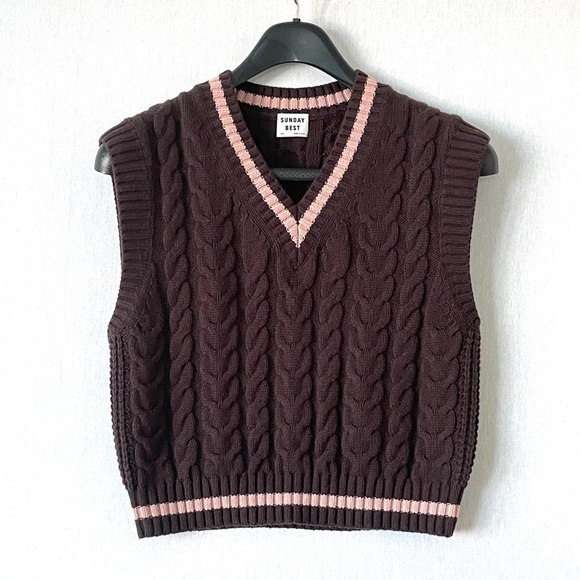 Aritzia Sunday Best Winston Sweater Vest - Picture 2 of 11